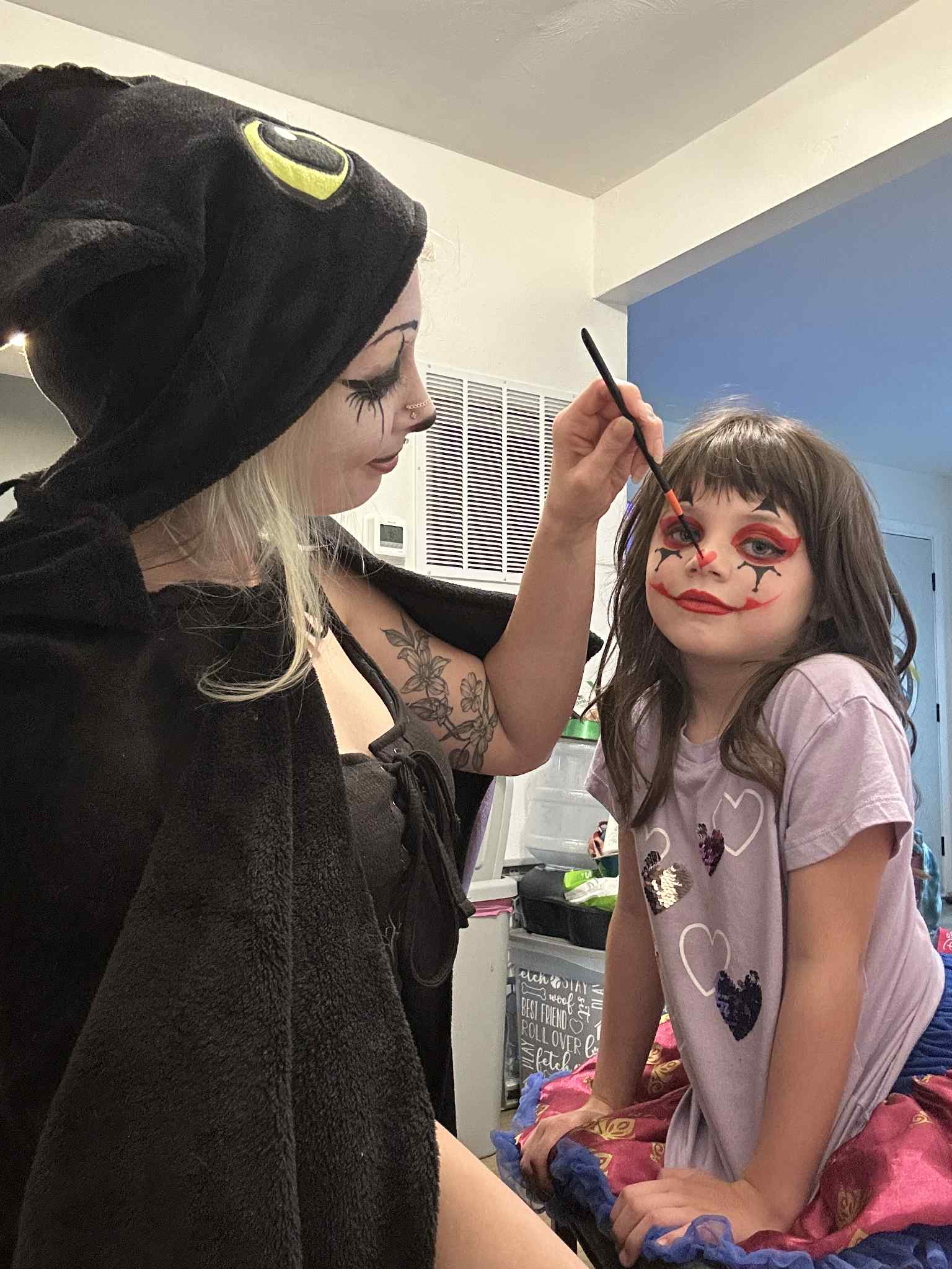 Whimsy Entertainment giant bubble show with Saria “Blu” Braska as a colorful circus clown entertaining children at a Virginia Beach birthday party with huge bubbles, juggling and silly crowd interaction.