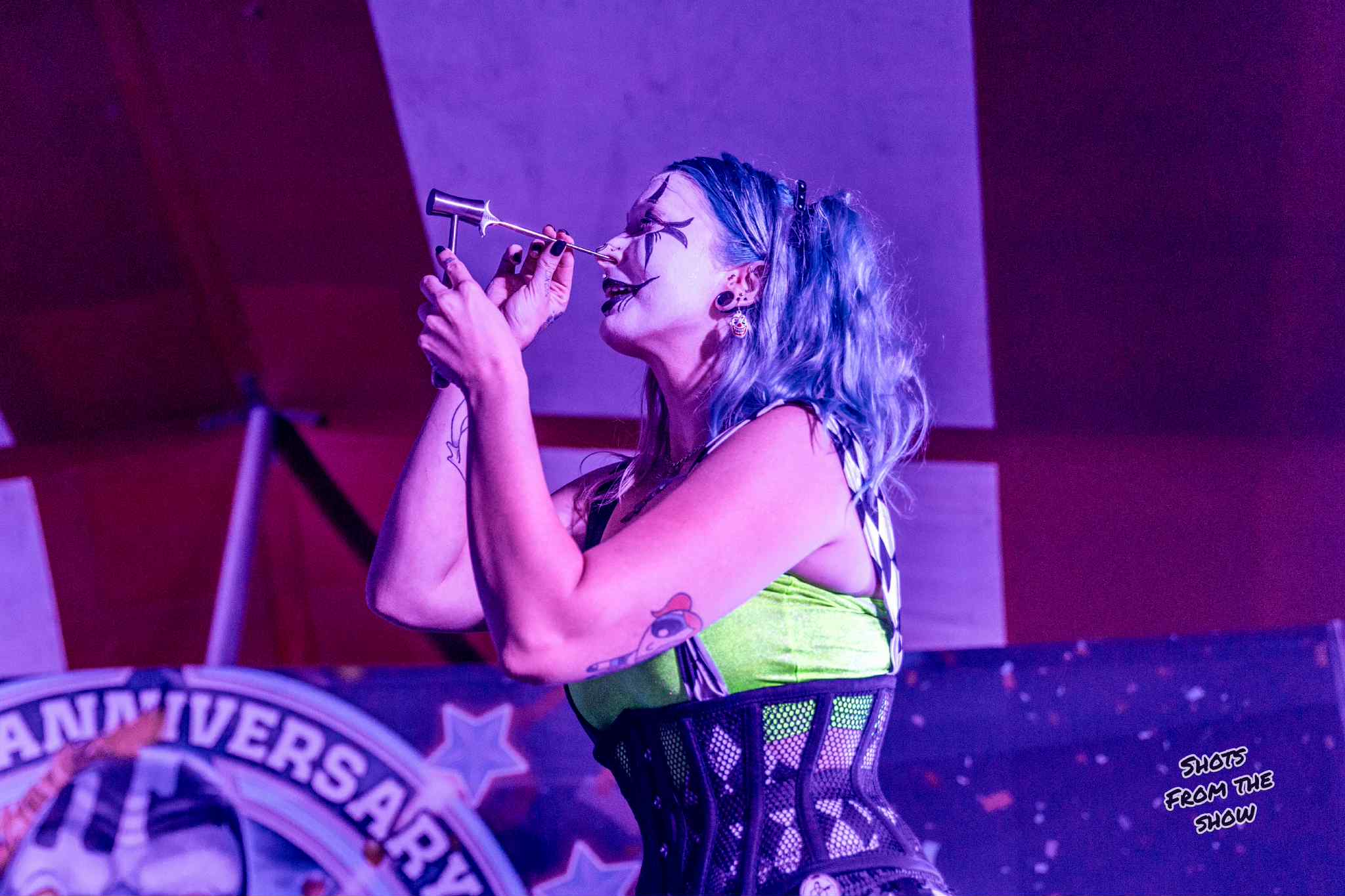 Circus clown and juggler Saria “Blu” Braska performing interactive kids party entertainment with juggling, miming and playful clowning for families, parents and event planners in Virginia.