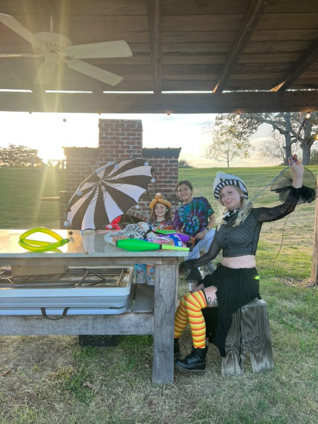 Whimsy Entertainment circus and party entertainer serving Northeast Ohio (near Cleveland & Columbus), Detroit and Pittsburgh — kids parties, balloons, bubbles, face painting, juggling, LED and fire performances.