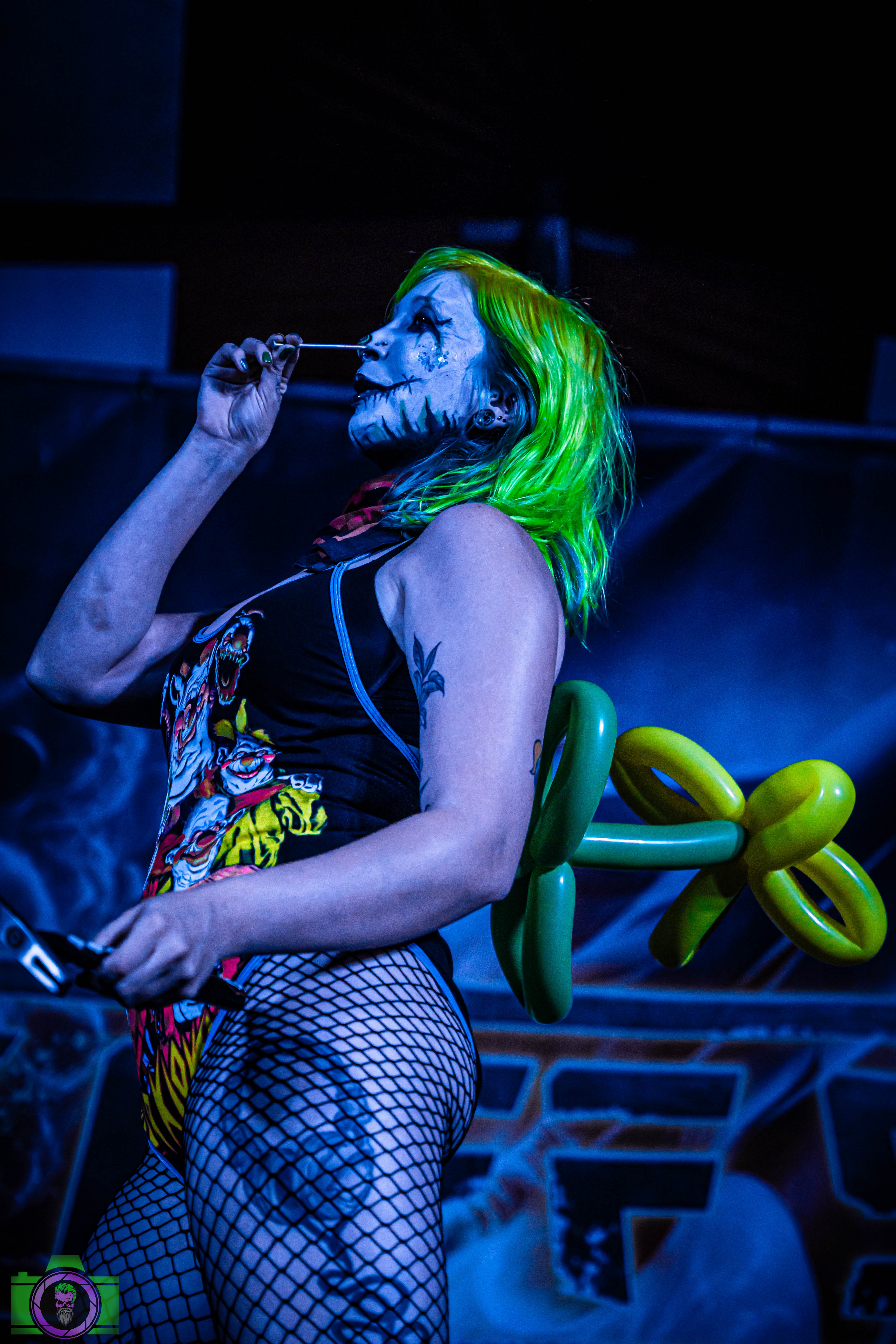 Whimsy Entertainment circus and party entertainer serving Northeast Ohio (near Cleveland & Columbus), Detroit and Pittsburgh — kids parties, balloons, bubbles, face painting, juggling, LED and fire performances.